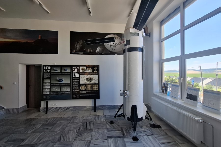 model of the SpaceX Starship Human Landing System (HLS)