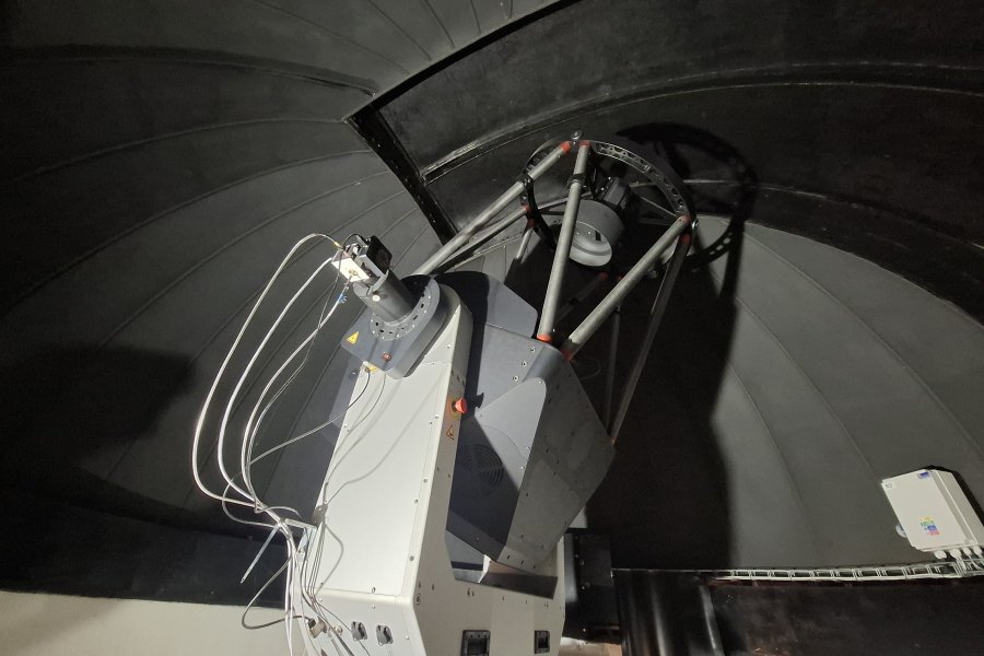 80 cm robotic telescope